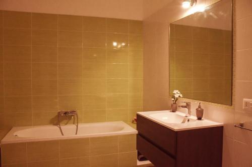 Villa "Le Giare"的一间浴室