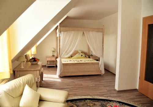 Hotel Normandie客房内的一张或多张床位
