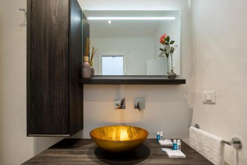 Silver Novella Luxury Apartment - Centro Storico的一间浴室