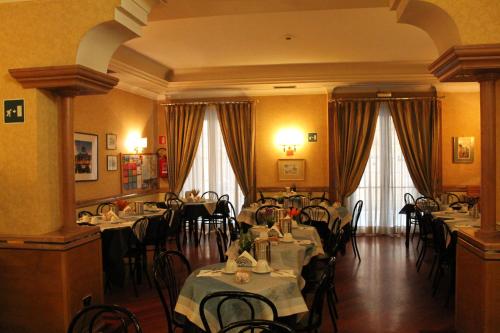 波梅齐亚酒店餐厅或其他用餐的地方