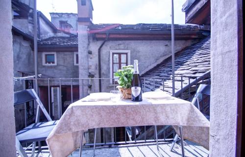L'Angolo的阳台或露台