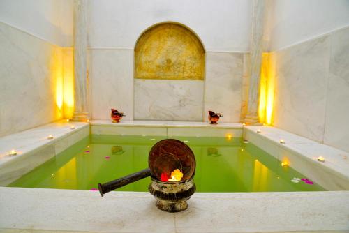 拜拉姆宫殿酒店的一间浴室