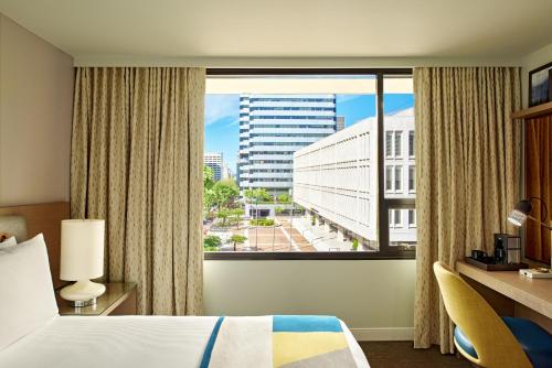 The Hotel Zags Portland客房内的一张或多张床位