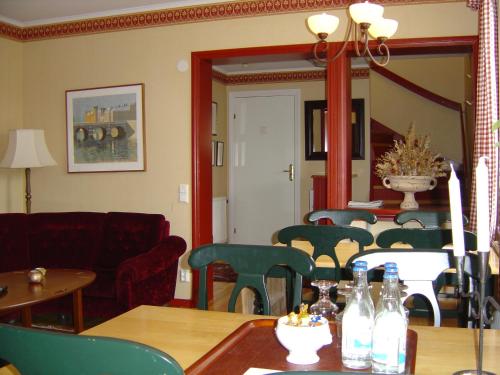 Hotell Mellanfjärden餐厅或其他用餐的地方