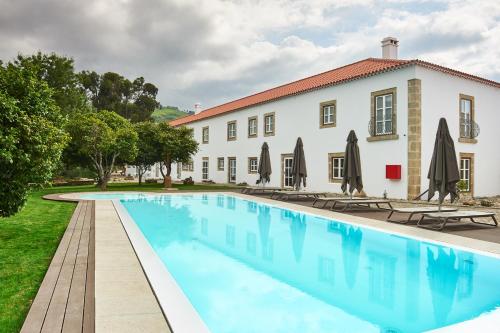 Convento do Seixo Boutique Hotel & Spa内部或周边的泳池
