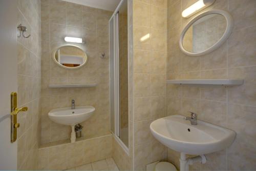 伏尔加酒店的一间浴室