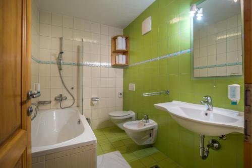 Apartmajsko naselje Ribniško Pohorje的一间浴室