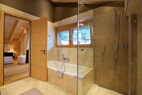 Matterhorn Lodge Boutique Hotel & Apartments的一间浴室