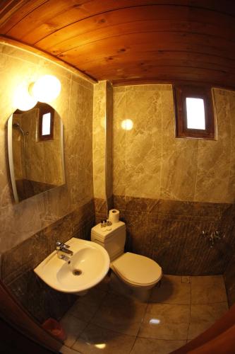 阿瑞贝口纳克酒店的一间浴室