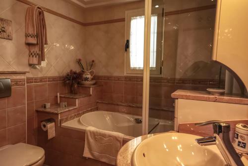 Hotel La Colina的一间浴室