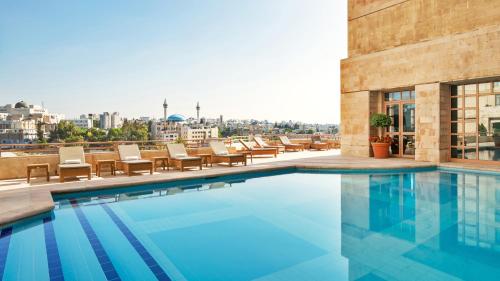 Grand Hyatt Amman Residences内部或周边的泳池