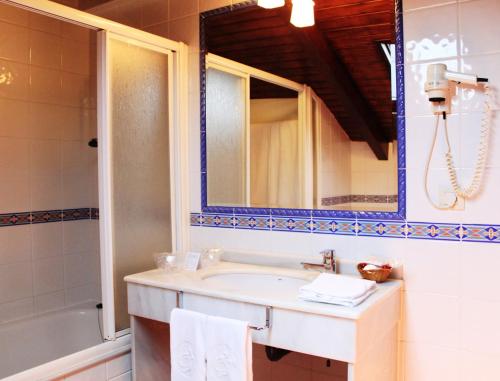 San Clemente by Pousadas de Compostela的一间浴室