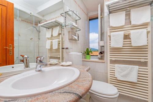 牡蛎酒店的一间浴室