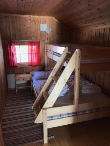 Båtstø Camping客房内的一张或多张双层床