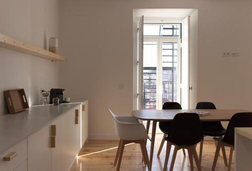 Destino Lisboa Apartments的厨房或小厨房