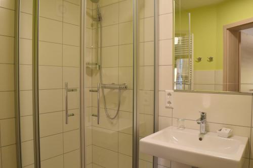 多尔斯巴赫豪尔旅馆的一间浴室