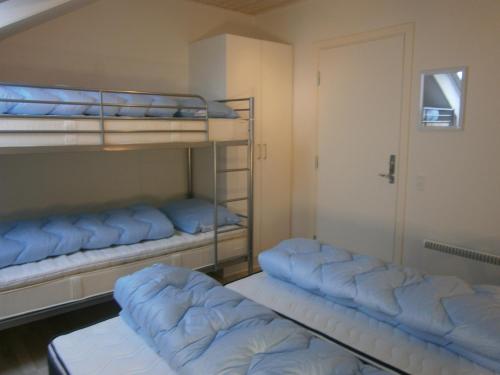 韦德所克里特野营别墅酒店客房内的一张或多张双层床