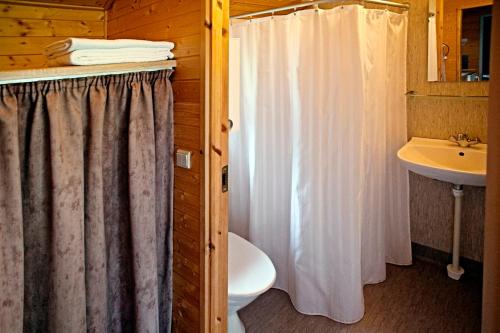 LEGOLAND Wild West Cabins的一间浴室