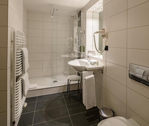 赫姆尼兹霍夫酒店的一间浴室