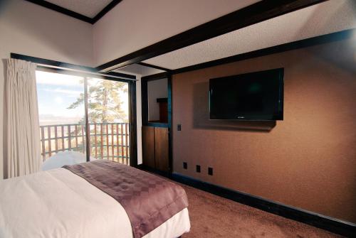 The Ridge Sierra客房内的一张或多张床位