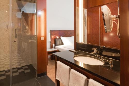 马斯曼豪华酒店的一间浴室