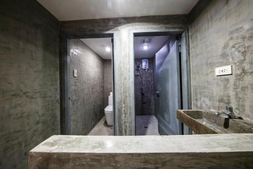 D522 Hostel at Kiener Hills - Near Cebu Airport的一间浴室