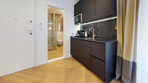 Illyria Luxury Studio Apartments的厨房或小厨房