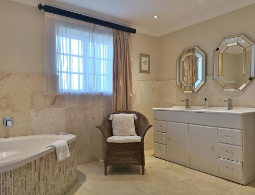 瓦尔多尔庄园酒店的一间浴室