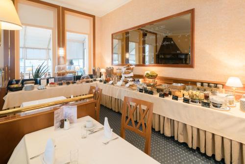 Hotel Mirabeau, BW Signature Collection, Lausanne餐厅或其他用餐的地方