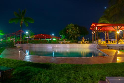 Hotel Samoa del Sur内部或周边的泳池