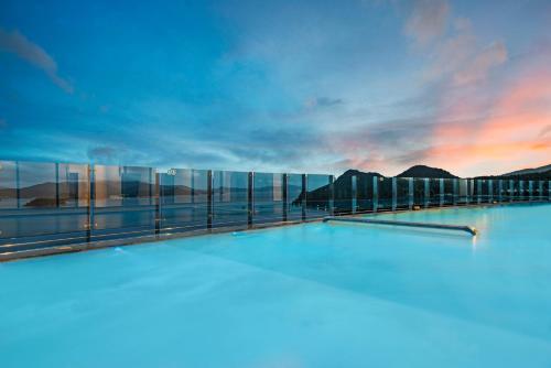 统营市统营斯坦福酒店的日落时分的蓝色泻湖美景