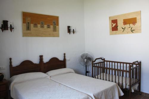 Villa Mayorazgo-Solo Familias客房内的一张或多张床位
