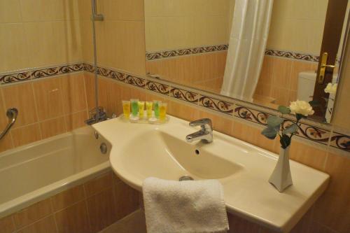 卡普里酒店的一间浴室