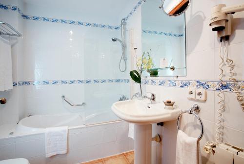 加利亚纳公主酒店的一间浴室