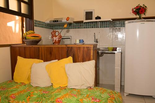 Trindade Hospeda - Casa 4 - Cantinho do Mar的厨房或小厨房