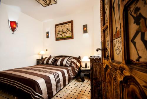 里亚德巴布索维拉摩洛哥传统庭院住宅客房内的一张或多张床位