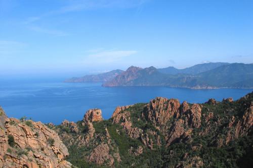 皮亚纳Hôtel Mare E Monti的享有大片的山水美景