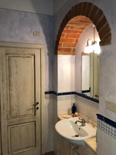 Antico Casale Silvia的一间浴室