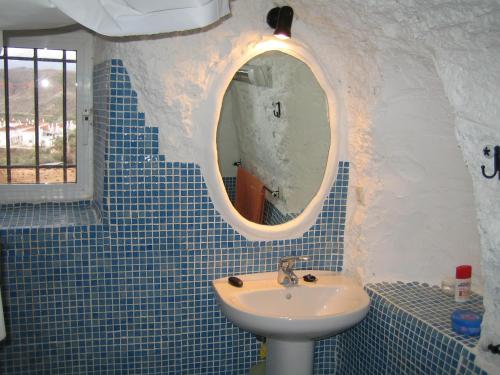 Casa Cueva Lopera的一间浴室