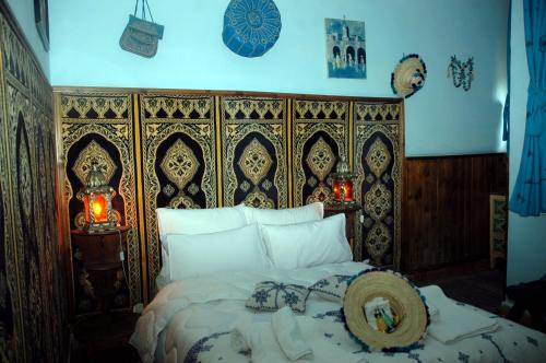里亚德拉哈布勒酒店客房内的一张或多张床位