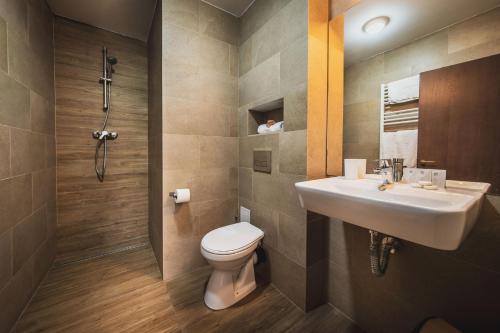 达达特玛尔酒店的一间浴室