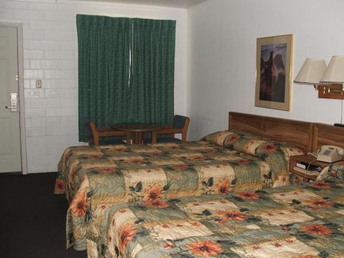 亚利桑那旅馆客房内的一张或多张床位