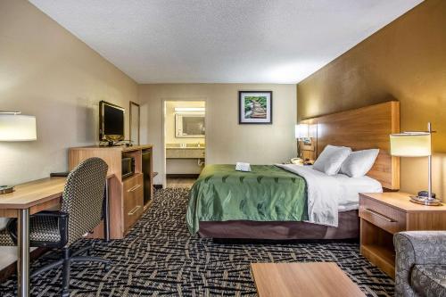 鲍灵格林品质酒店客房内的一张或多张床位