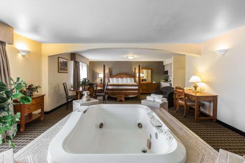 西尔弗索恩萨米特县品质套房酒店的相册照片