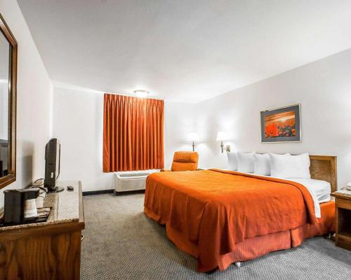 北斯普林菲尔德品质套房酒店客房内的一张或多张床位
