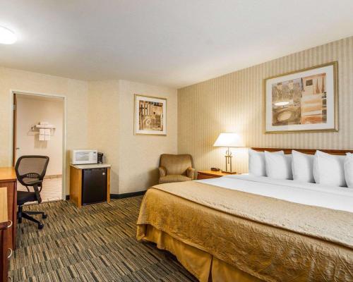 佩塔卢马品质酒店客房内的一张或多张床位