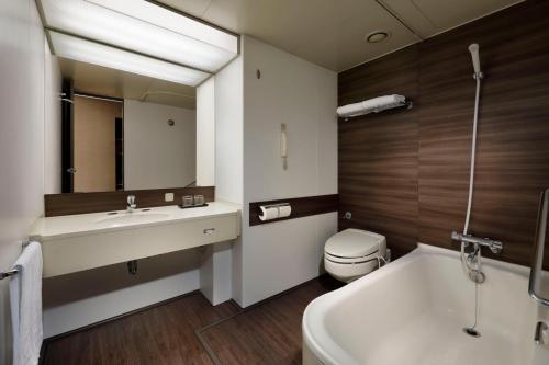新高轮格兰王子大饭店(Grand Prince Hotel Shin Takanawa)的一间浴室