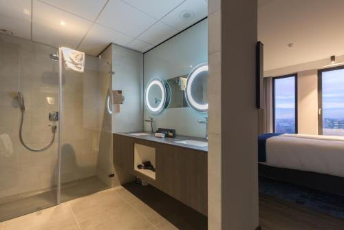 Postillion Hotel Amsterdam的一间浴室