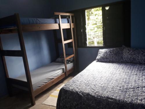 Hostel DS客房内的一张或多张双层床