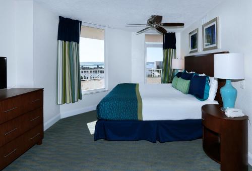Atlantic Terrace by Capital Vacations客房内的一张或多张床位